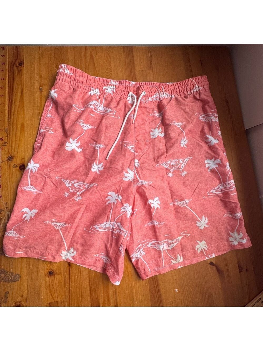 Old navy palm tree men’s swim trunks size L/XL
